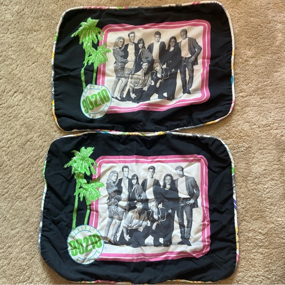 Beverly Hills 90210 Comforter and Pillowcase Set - Picture 7 of 16